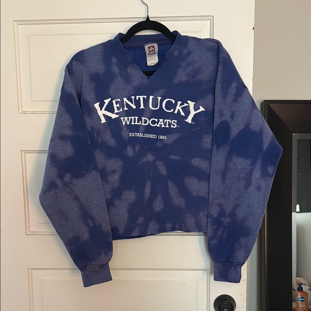 Vintage Kentucky Wildcats cropped bleach tie-Dye crewneck